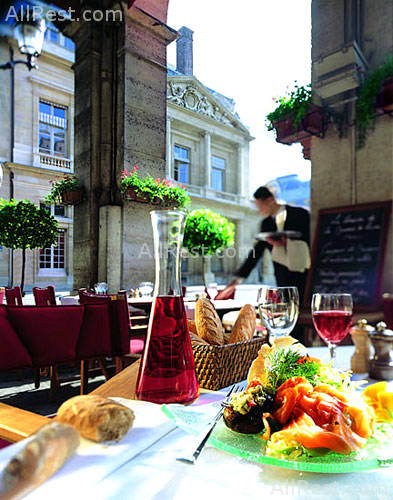 Hotel Du Louvre 28